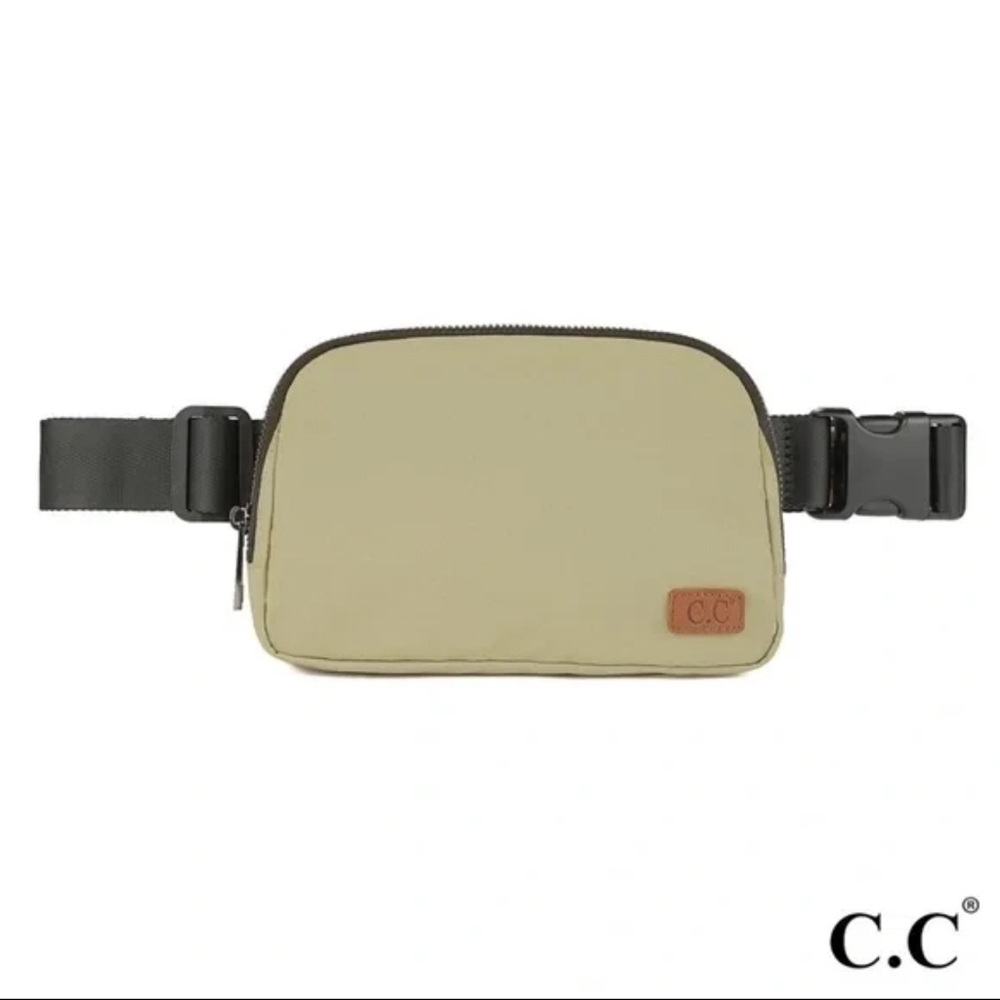 C.C Women’s Green and Black Belt Bag NWOT